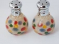 dots-salt-and-pepper-shakers
